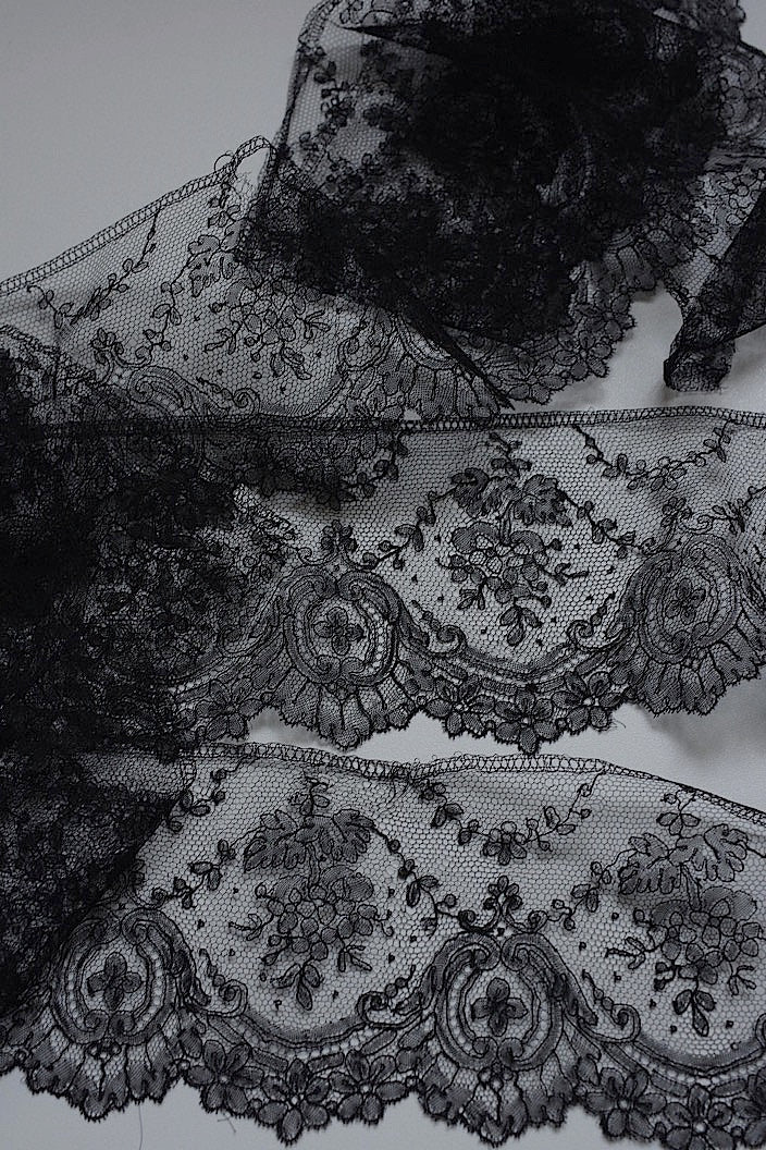 dentelle antique antique lace chantilly blonde shawl