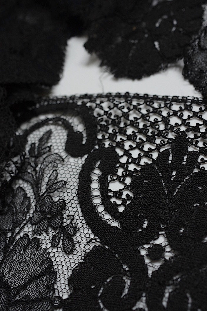 dentelle antique アンティークレース シャンティイ ブロンド mix .FR a l'epoque