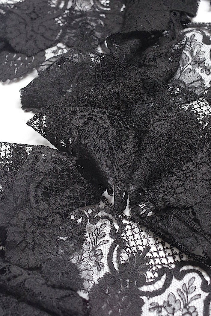 dentelle antique アンティークレース シャンティイ ブロンド mix .FR a l'epoque