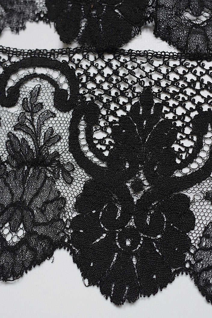 dentelle antique アンティークレース シャンティイ ブロンド mix .FR a l'epoque