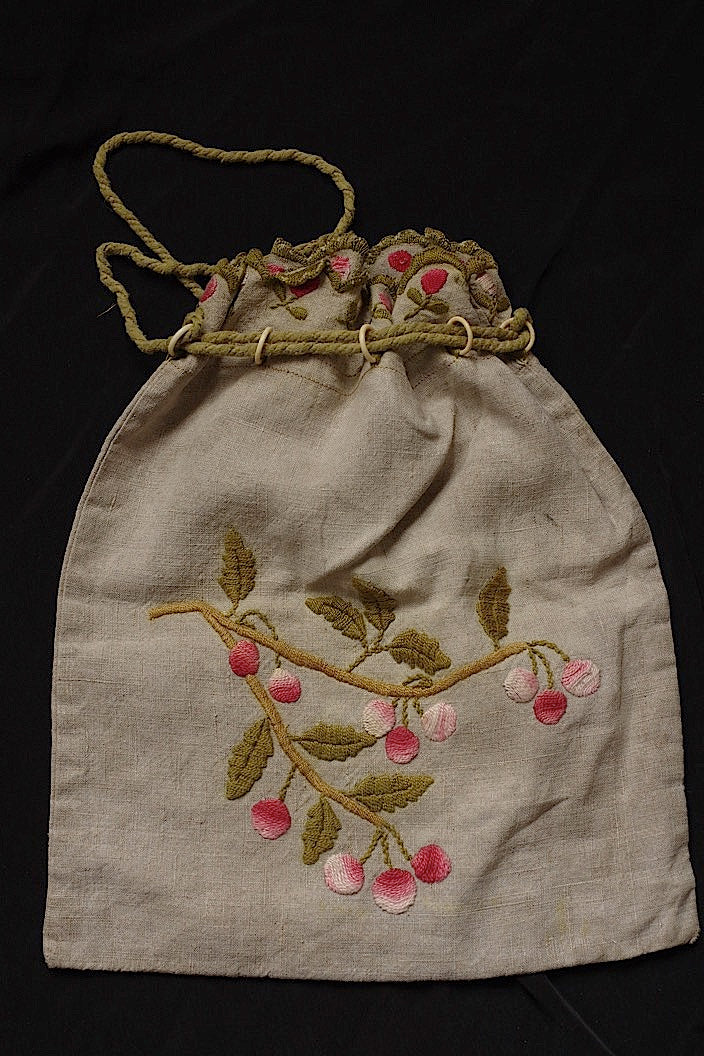 フランスアンティーク刺繍巾着