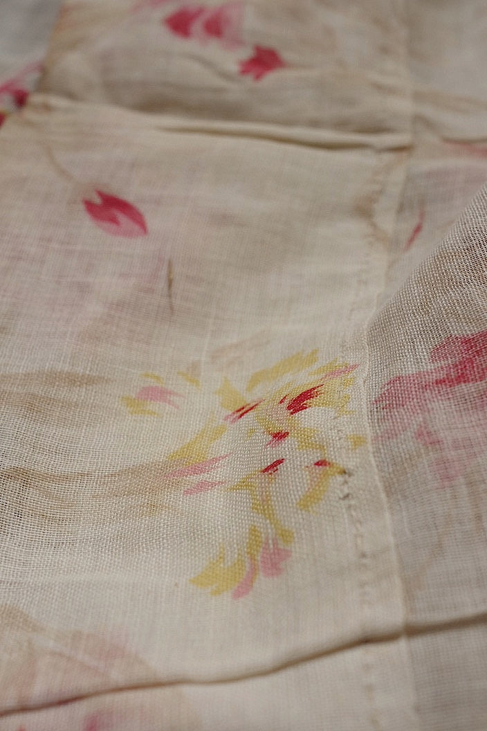 tissu antique antique fabric floral pattern