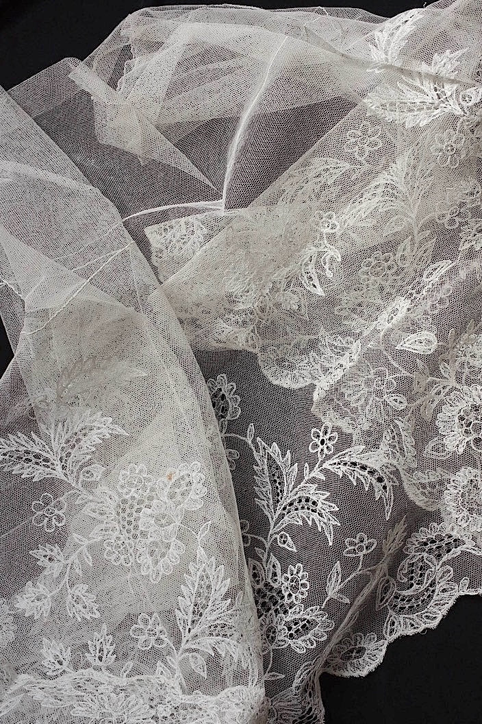 dentelle antique antique lace 128cm