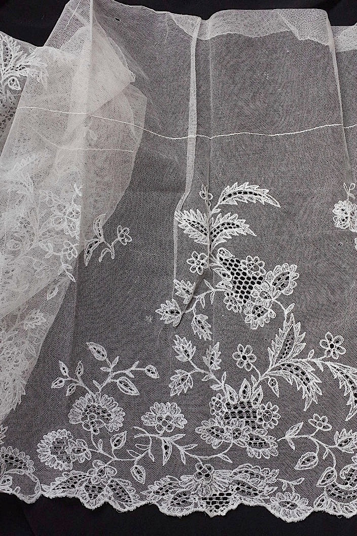 dentelle antique antique lace 128cm