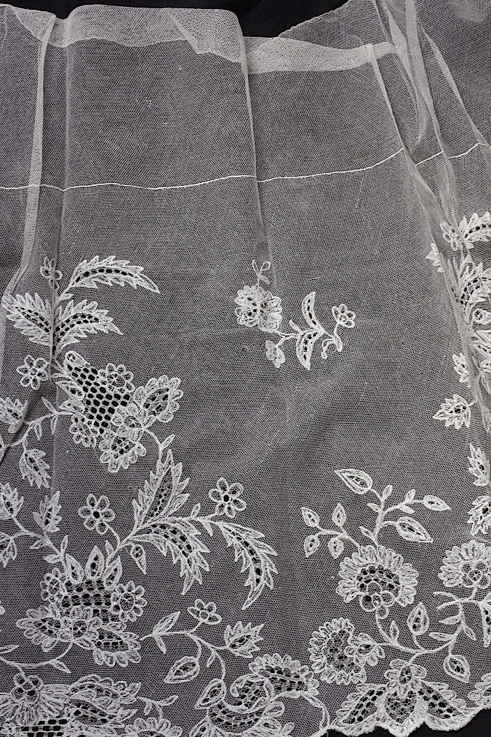 dentelle antique antique lace 128cm