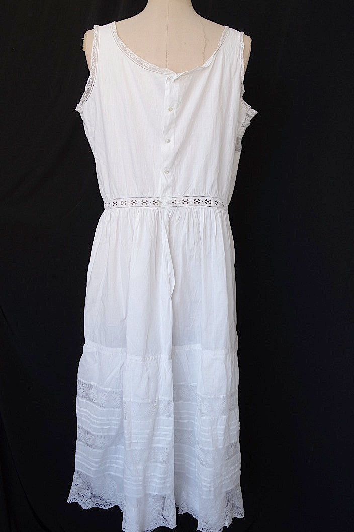 vêtement antique antique embroidered lace dress