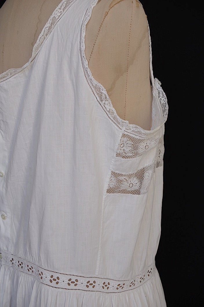 vêtement antique antique embroidered lace dress