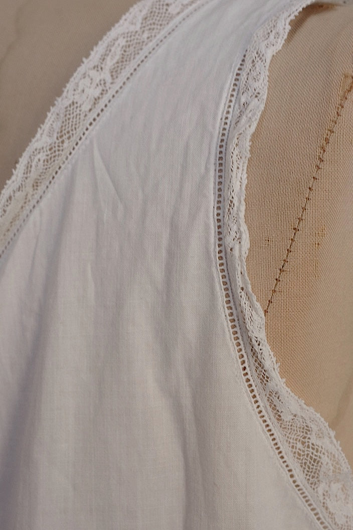 vêtement antique antique embroidered lace dress