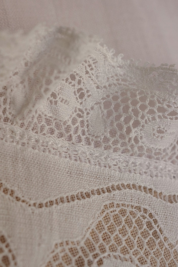 vêtement antique antique embroidered lace dress