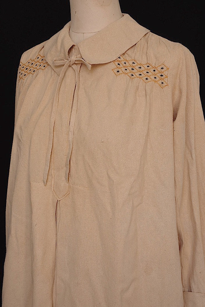 vêtement antique antique dress