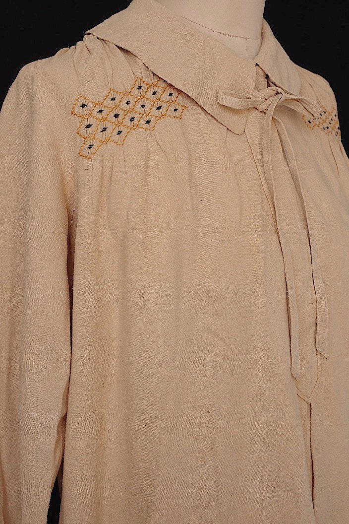 vêtement antique antique dress