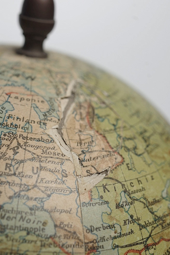 Globe terrestre antique アンティーク地球儀 .FR a l'epoque