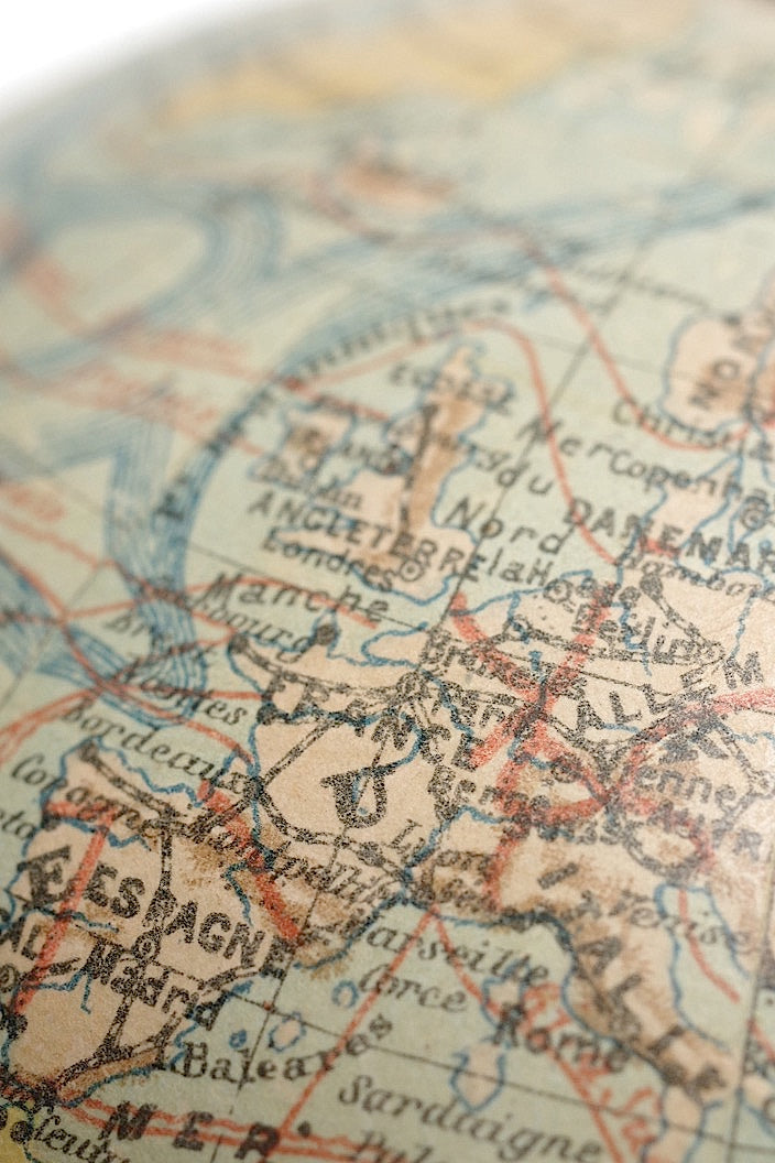 Globe terrestre antique アンティーク地球儀 .FR a l'epoque