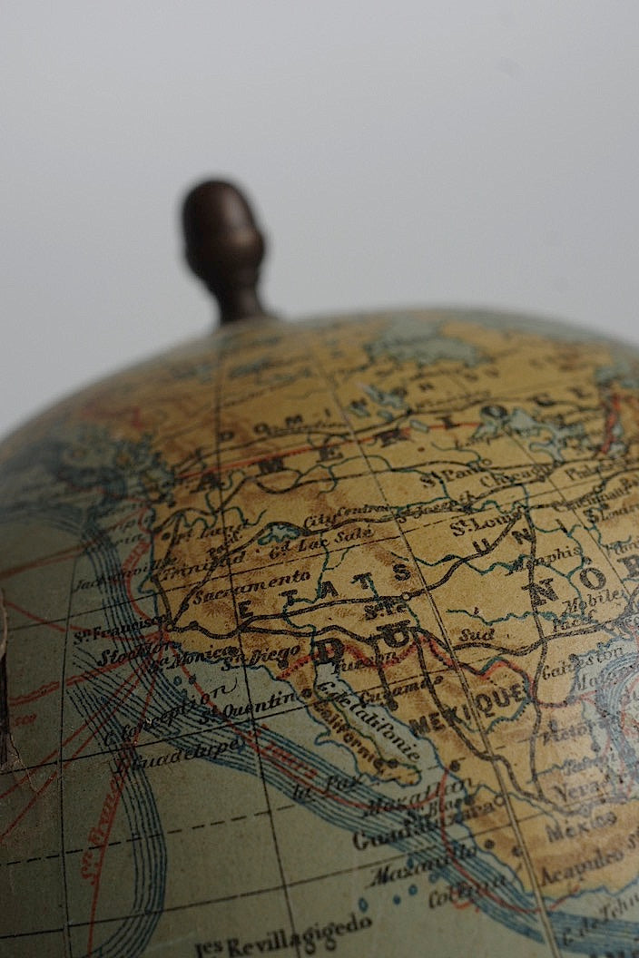 Globe terrestre antique アンティーク地球儀 .FR a l'epoque