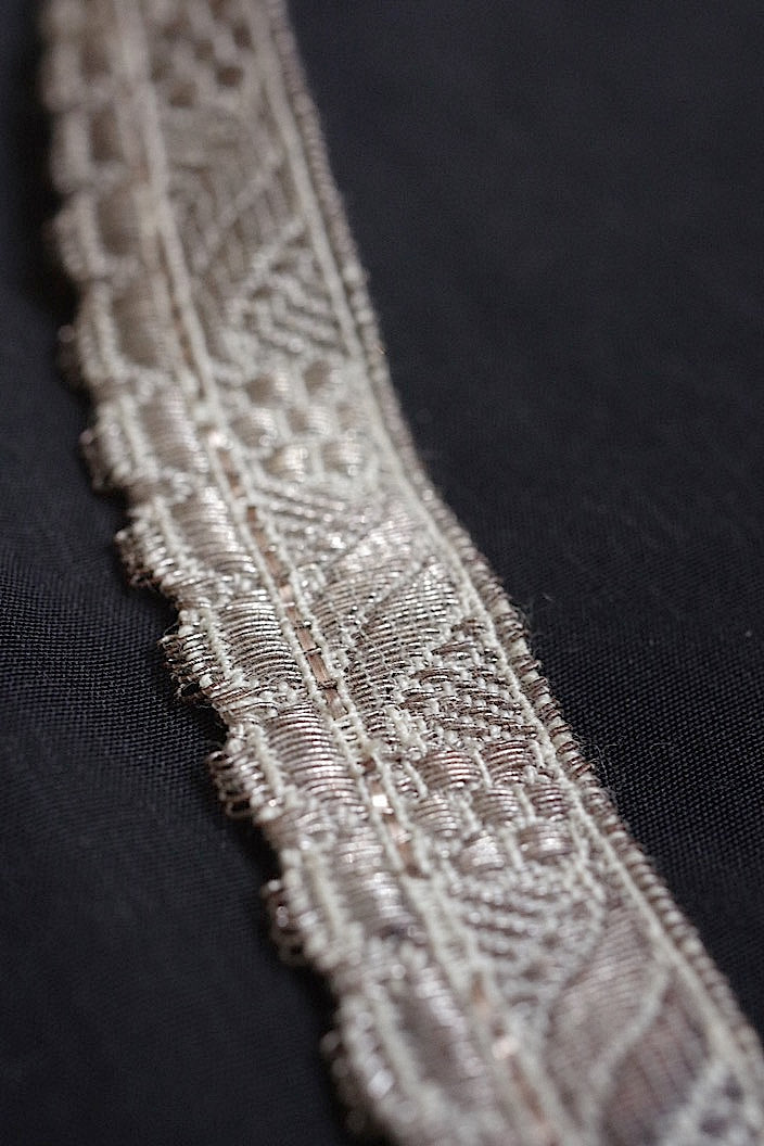 dentelle antique antique metal tape