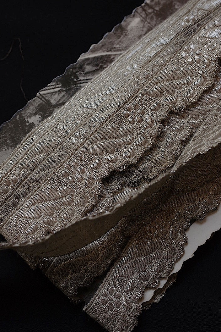dentelle antique antique metal tape