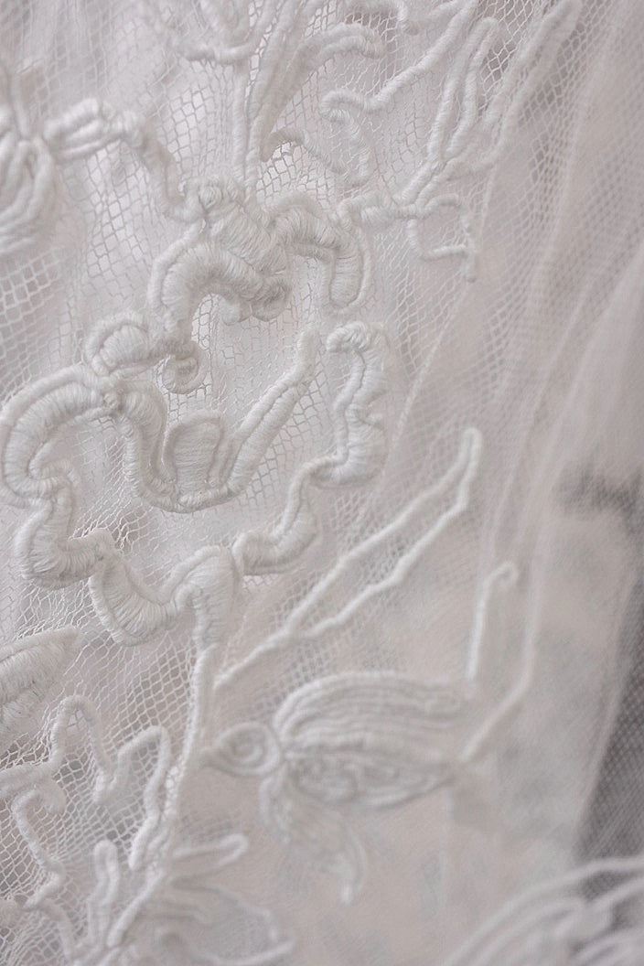 vêtement antique antique church tunic rochet4