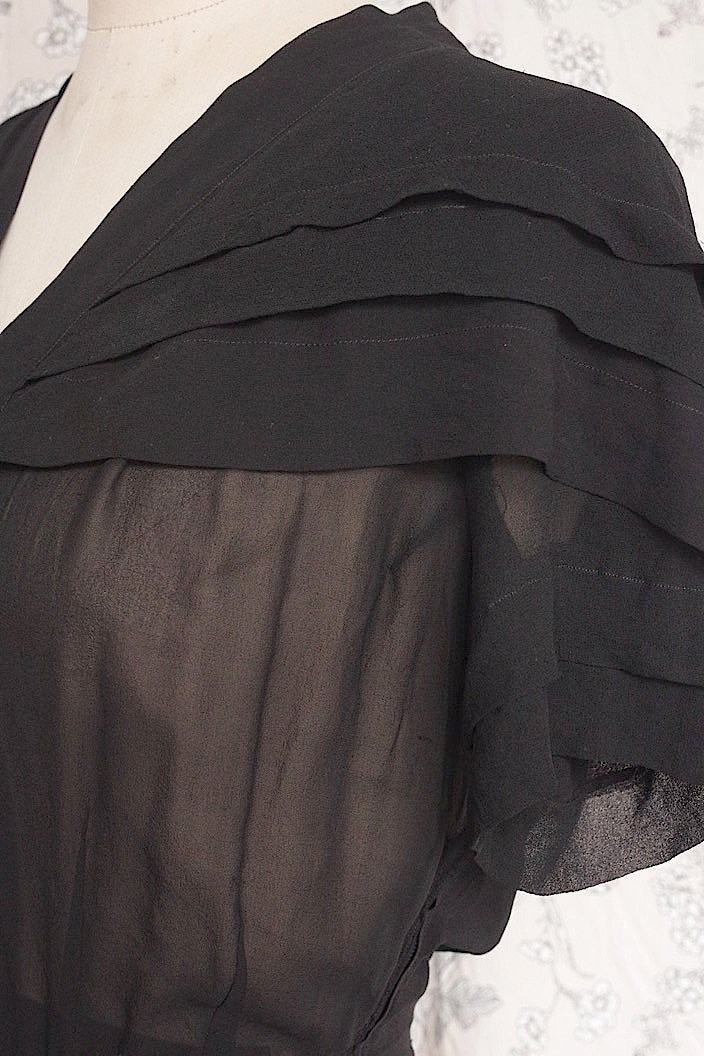 vêtement antique アンティークシフォンワンピース あった場合東さまにご連絡 .FR a l'epoque