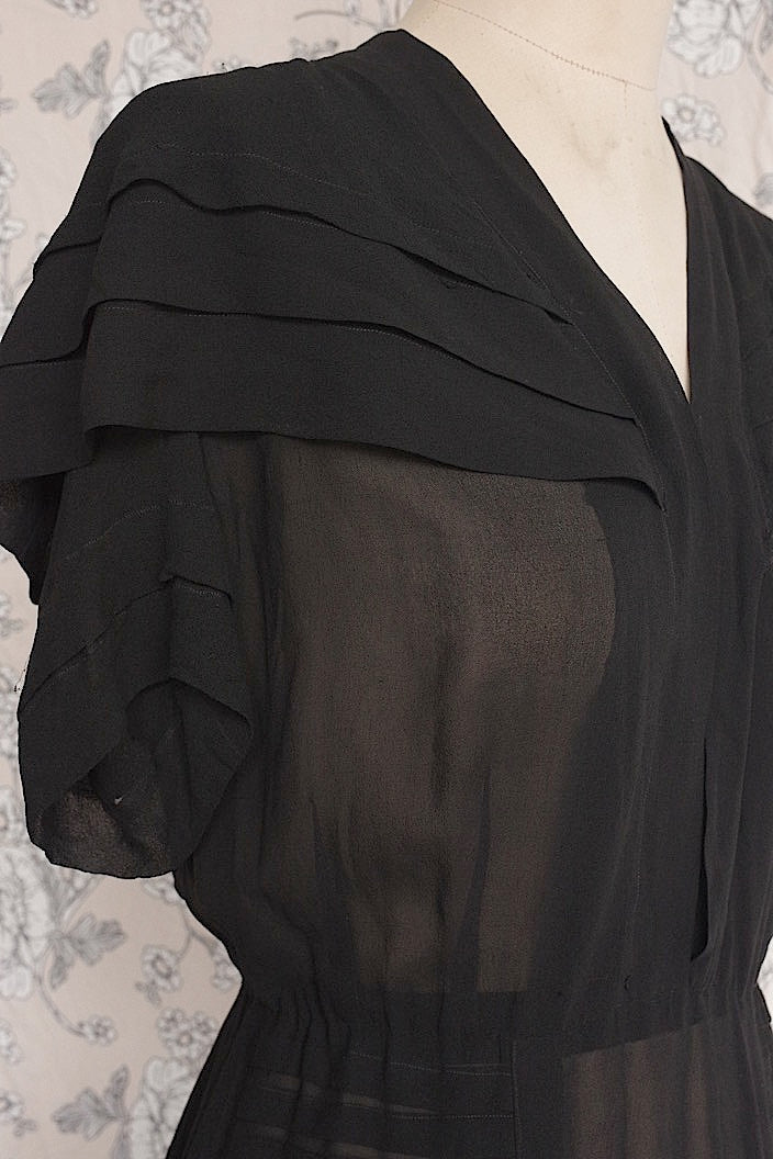 vêtement antique アンティークシフォンワンピース あった場合東さまにご連絡 .FR a l'epoque