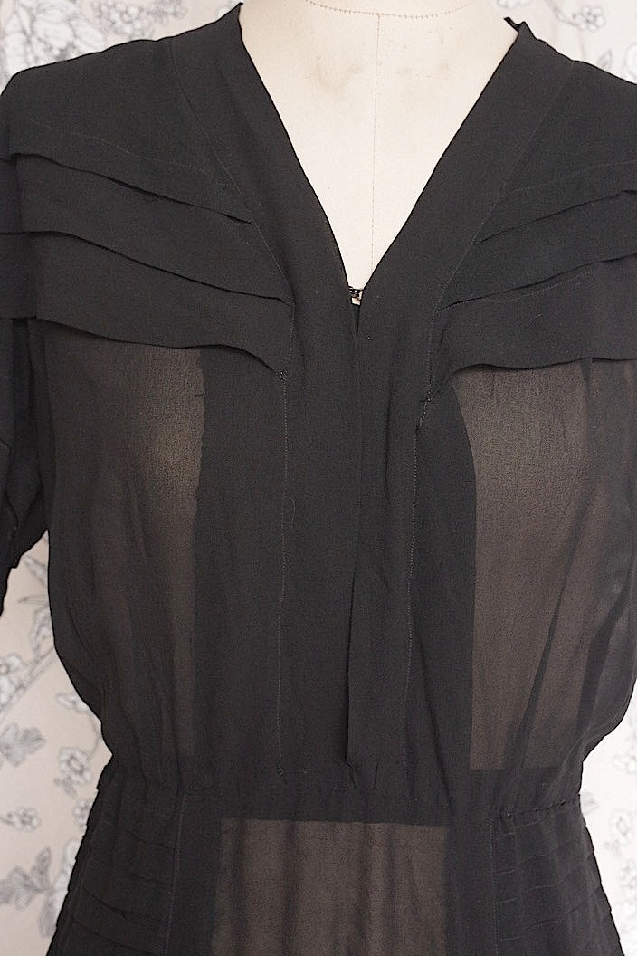 vêtement antique アンティークシフォンワンピース あった場合東さまにご連絡 .FR a l'epoque