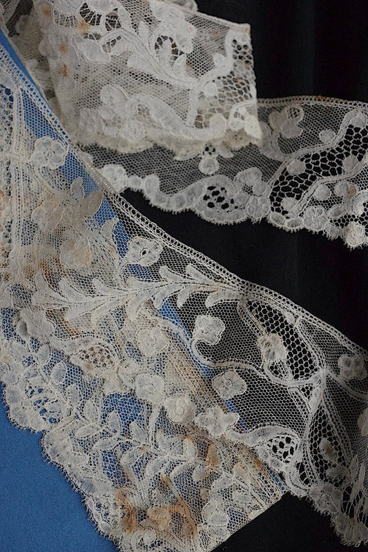 dentelle アンティークレース 2本 .FR A Ll'EPOQUE