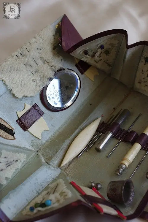 NECESSAIREE; OUVRAGE アンティーク 裁縫セット .FR a l'epoque