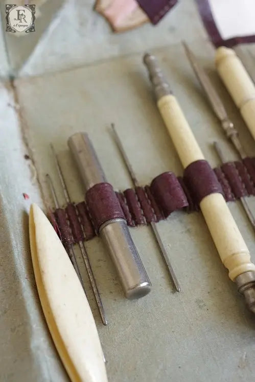 NECESSAIREE; OUVRAGE アンティーク 裁縫セット .FR a l'epoque