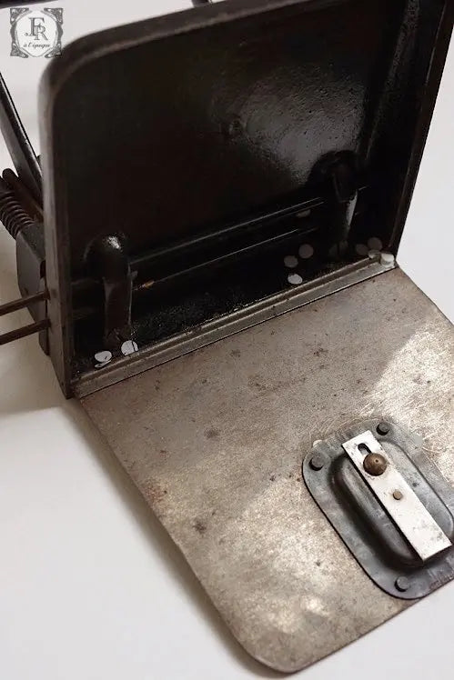 Perforatrice antique アンティーク穴あけ .FR A Ll'EPOQUE