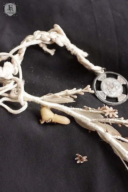 couronne de fleur antique アンティークティアラ お花 .FR A Ll'EPOQUE