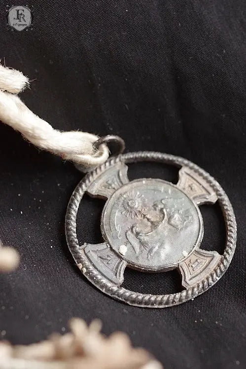 couronne de fleur antique アンティークティアラ お花 .FR A Ll'EPOQUE