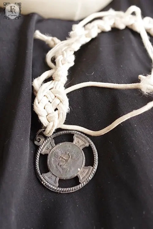 couronne de fleur antique アンティークティアラ お花 .FR A Ll'EPOQUE