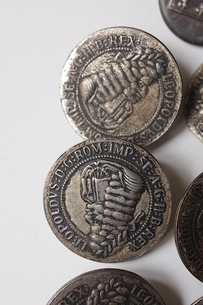 boutons antique アンティークボタン　lots2 .FR a l'epoque