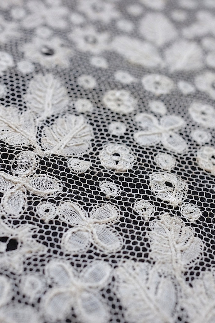 dentelle antique antique lace small flower honiton