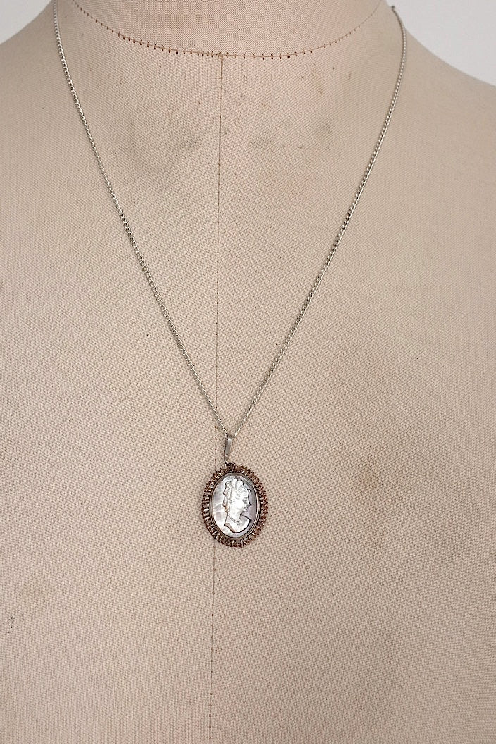 collier antique antique pendant