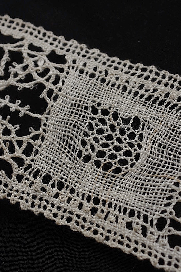 dentelle antique アンティークレース　ボビンレース　par 2m .FR a l'epoque