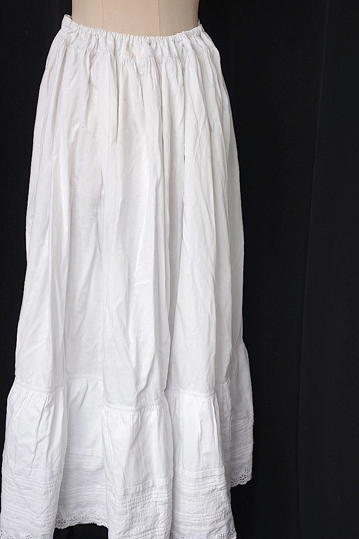 vêtement antique antique cotton lace skirt 2