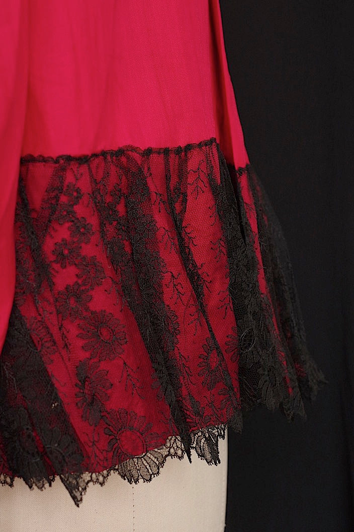 vêtement antique antique lace blouse red