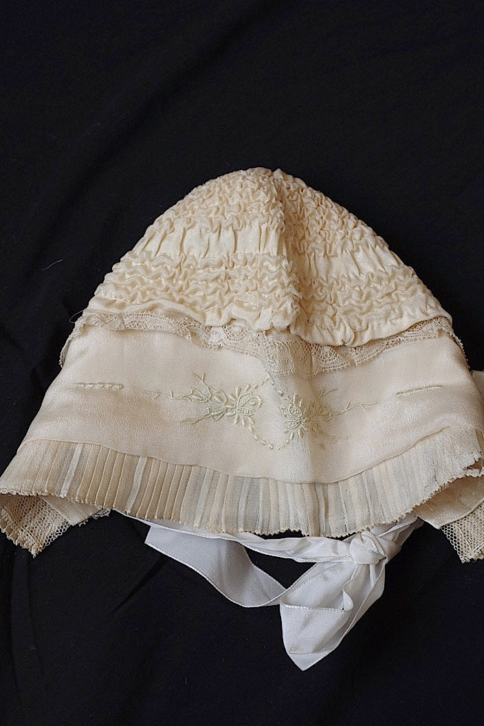dentelle antique antique lace bonnet