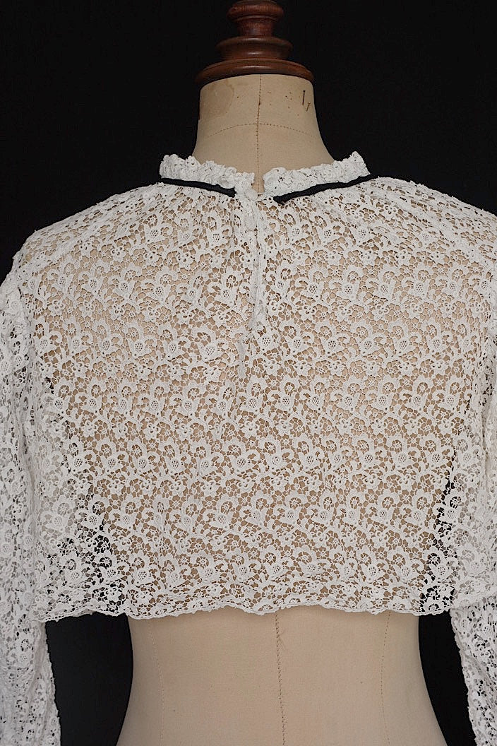 vêtement antique antique lace top