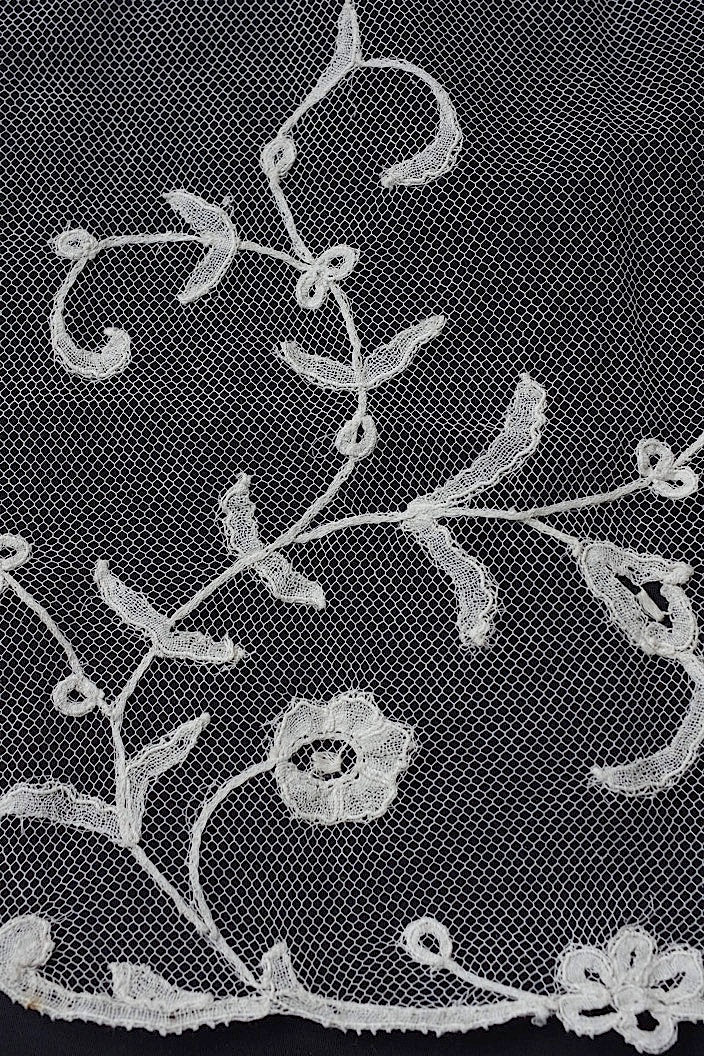 dentelle antique antique lace large application angletail