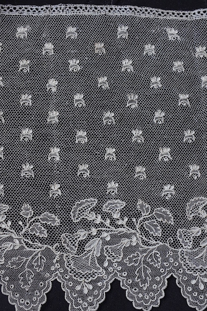 dentelle  antique　アンティークレース　アランソン　par メートル .FR a l'epoque