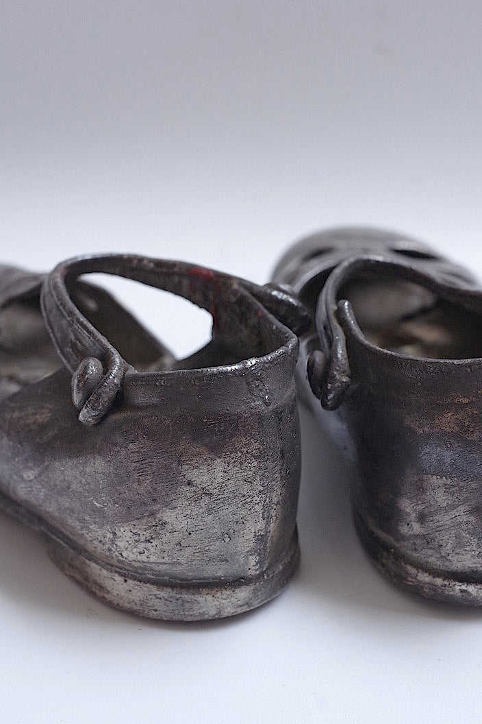 l'objet antique children's shoes
