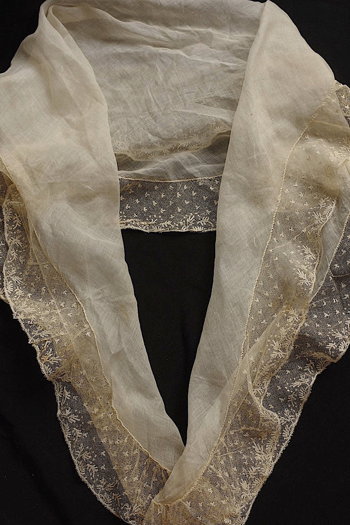 dentelle  antique　アンティークレース　ショール
