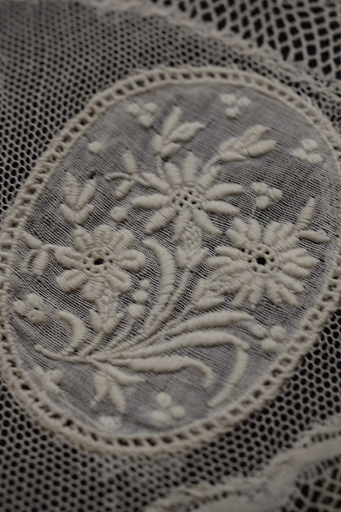 dentelle  antique　アンティークレース　刺繍napprons