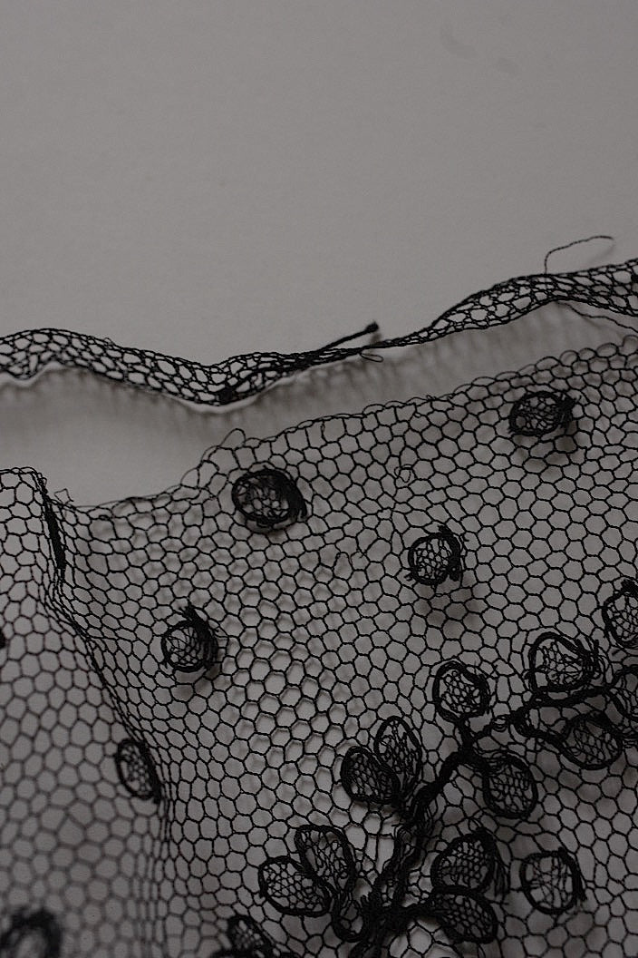 dentelle  antique　アンティークレース　シャンティイレース .FR a l'epoque