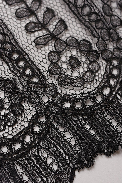 dentelle  antique　アンティークレース　シャンティイレース .FR a l'epoque