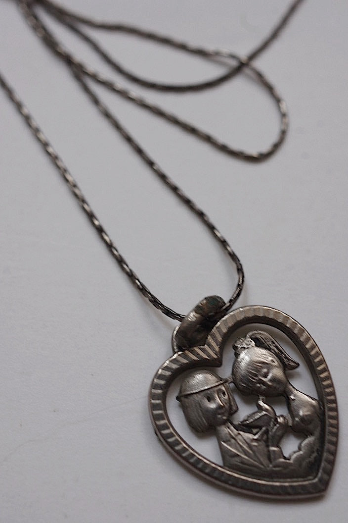 collier vintage ヴィンテージ　ペイネペンダント2 .FR a l'epoque