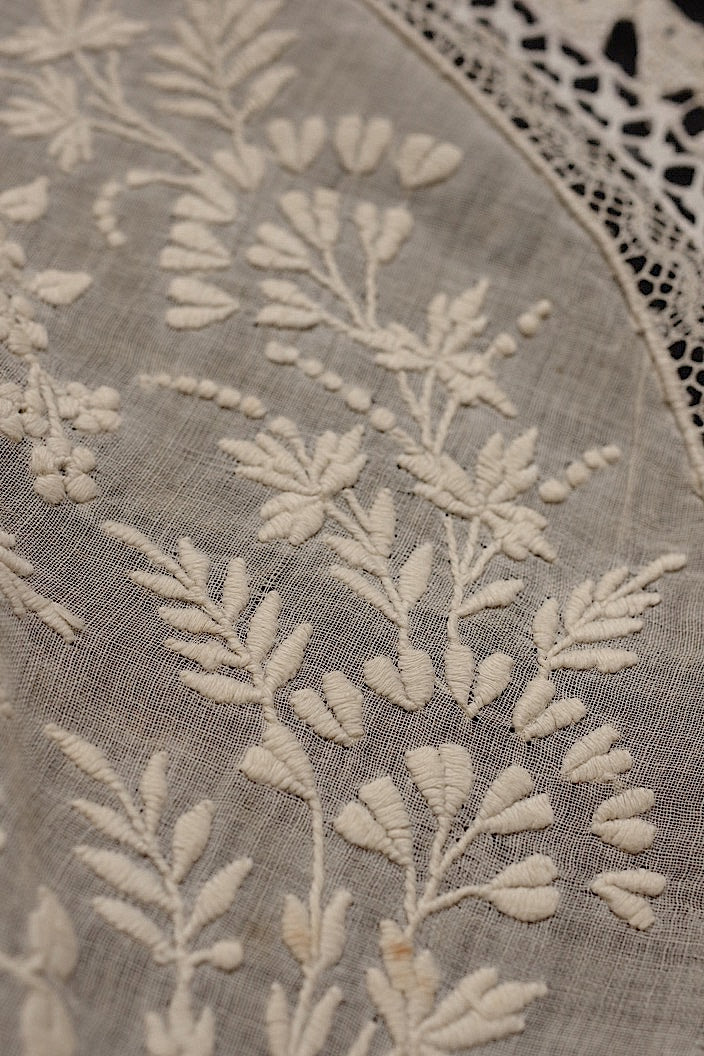 dentelle antique　アンティークレース　刺繍　nappe