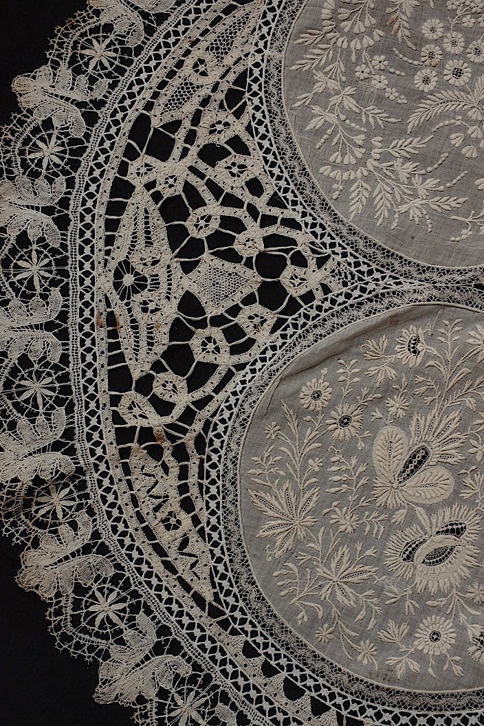 dentelle antique　アンティークレース　刺繍　nappe