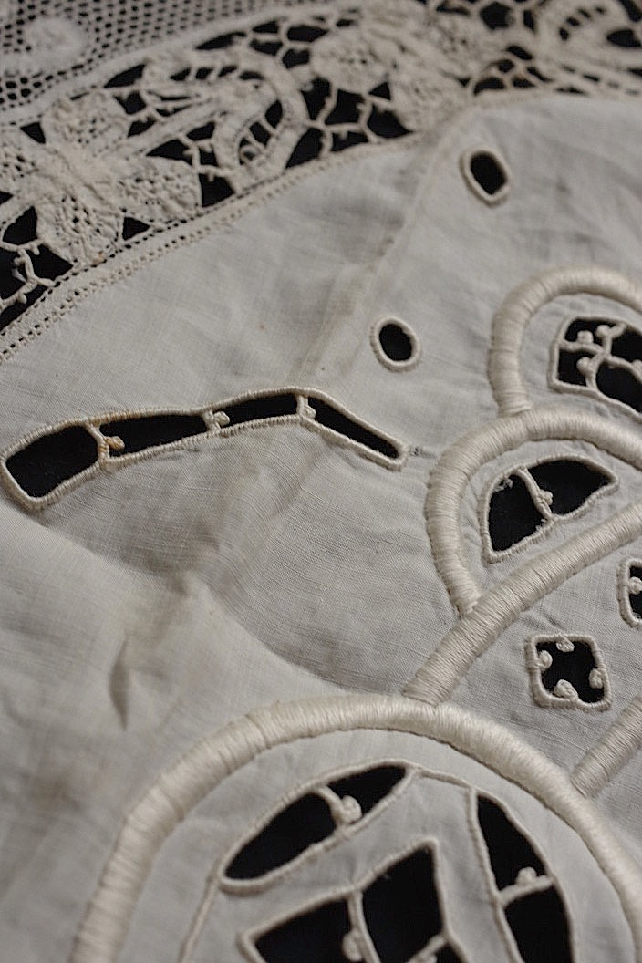 dentelle antique　アンティークレース　刺繍　レース　nappe　lot